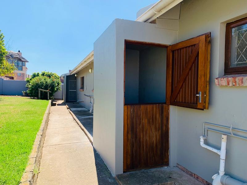 3 Bedroom Property for Sale in Wavecrest Eastern Cape